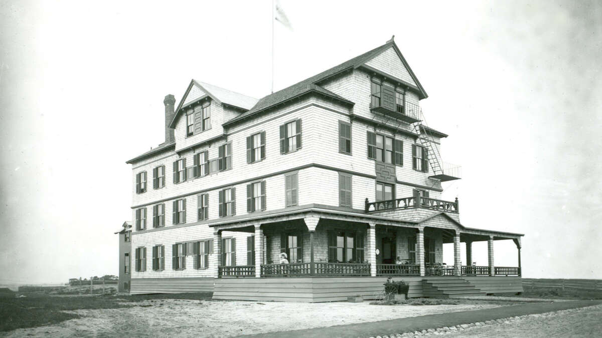 A black and white photo of the hotel in the 1800s